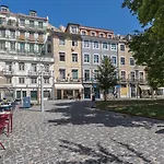 Konukevi Emporium 4*