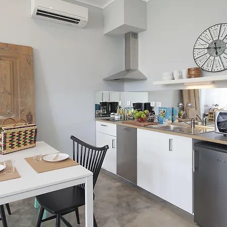 埃姆珀瑞姆里斯本套房酒店 招待所