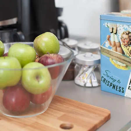 埃姆珀瑞姆里斯本套房酒店 4*